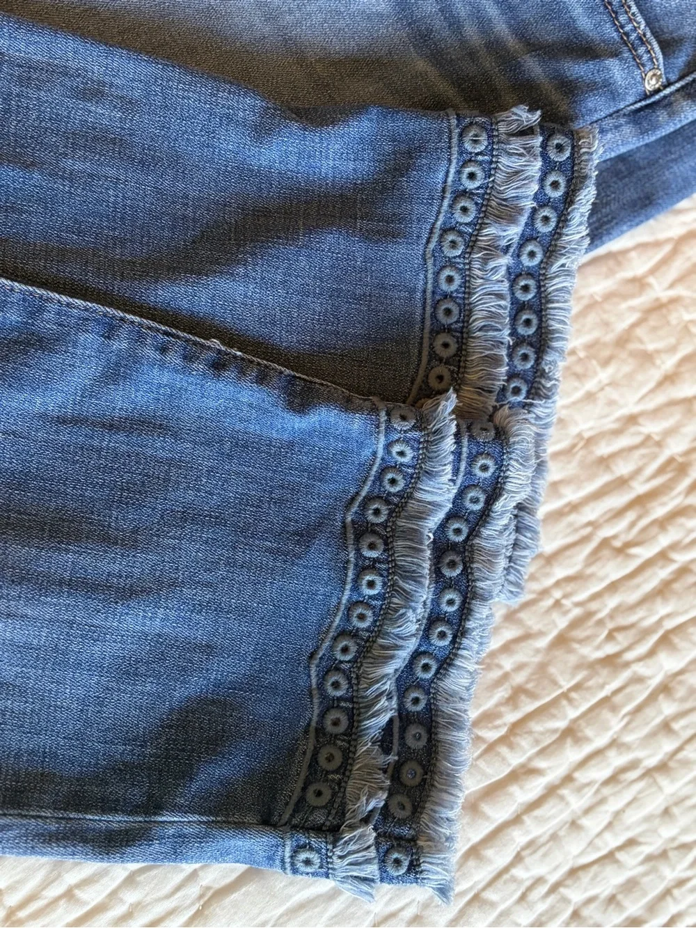 Chico’s Slim Cropped Jeans - Picture 7 of 7
